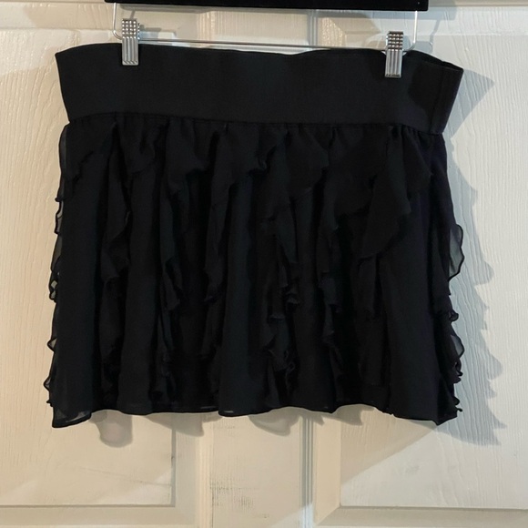 Express Black Ruffled Mini Skirt - Picture 2 of 6